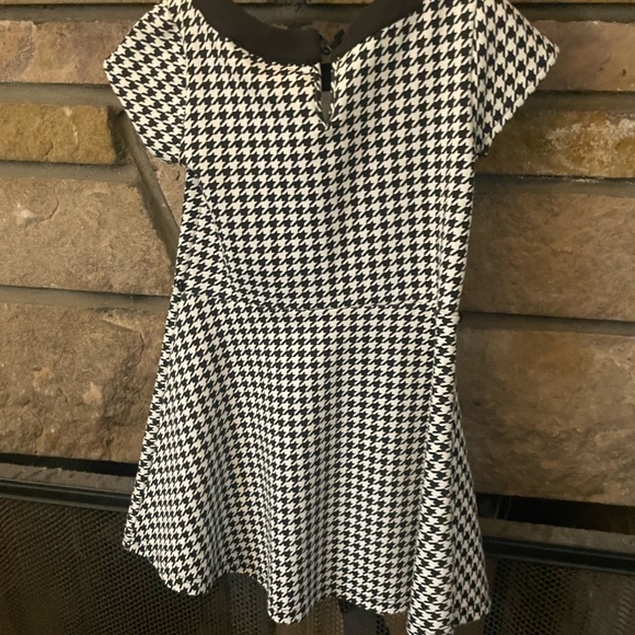 Stylish Black and White Kids Dress - Picture 2 of 3